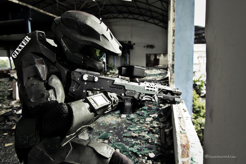 Illustration for article titled Master Chief Is Real, Takes Nice Pictures